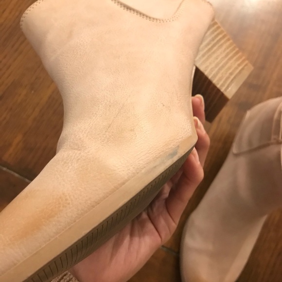 Tan leather Booties 👢 - Picture 3 of 4